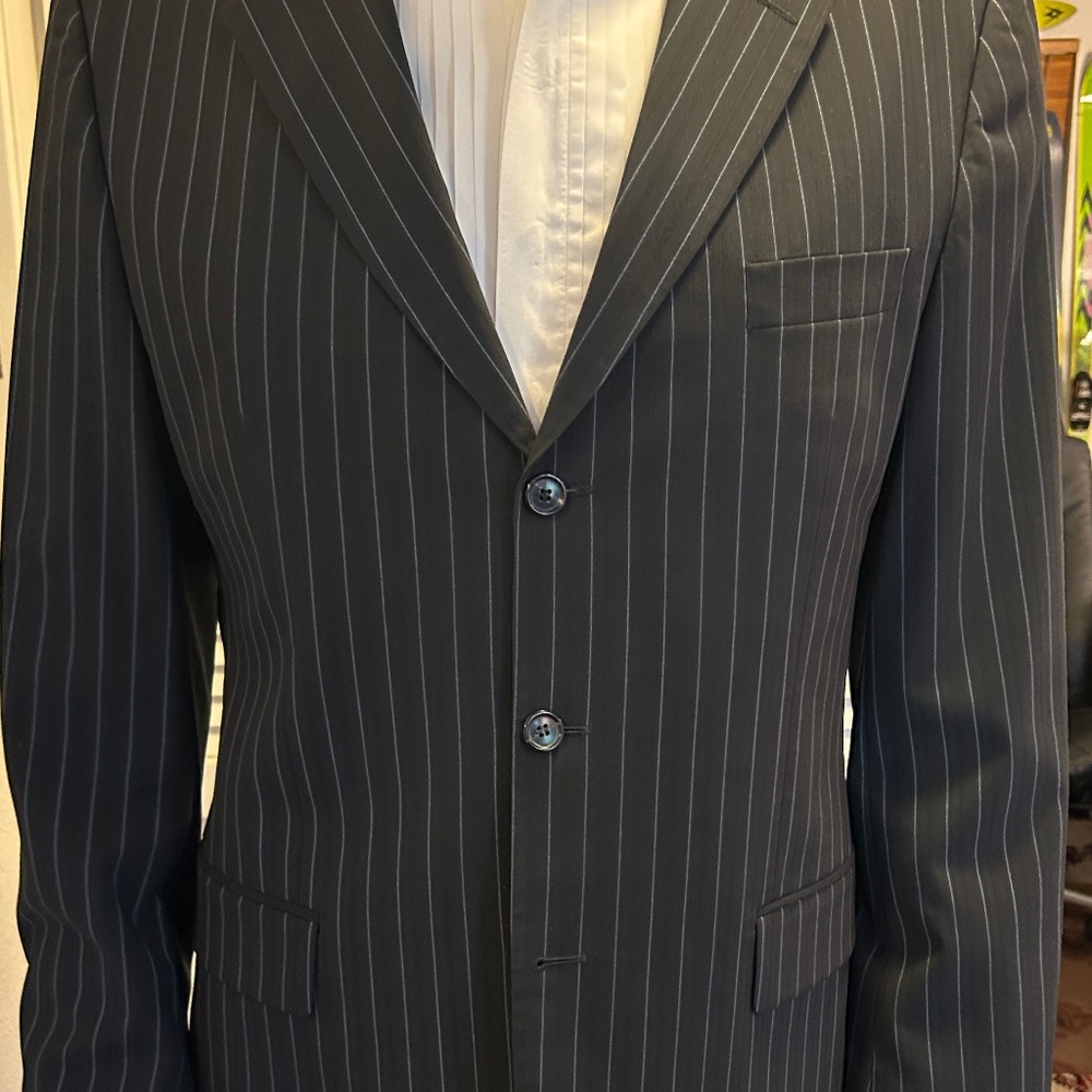 Hugo Boss Suite Size 44R -
